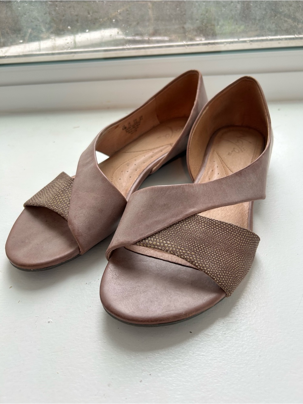 Naya 9.5 leather sandals